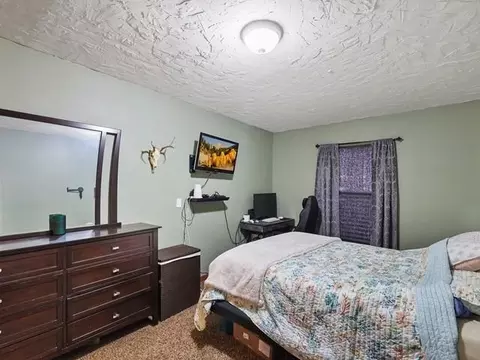 Bedroom - 3421 E Grace Ave, Spokane, WA 99217 photo 2 of 4