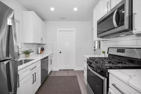 Kitchen - 513 E 8th Ave, Spokane, WA 99202 photo 2 of 2