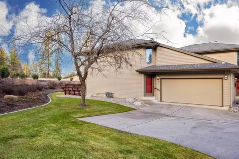 726 W Briar Cliff Ct, Spokane, WA 99218