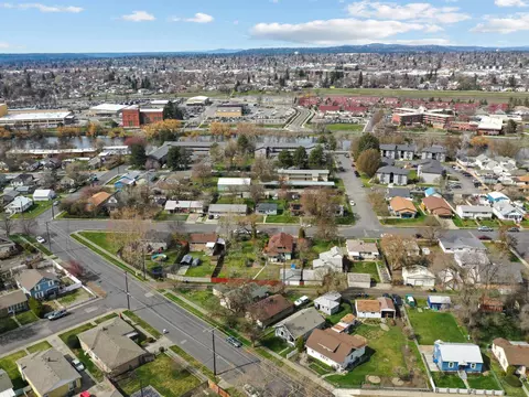 View/Area - 2015 E Nora Ave, Spokane, WA 99207 photo 1 of 4