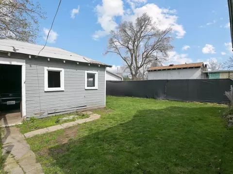 Exterior - 2015 E Nora Ave, Spokane, WA 99207 photo 4 of 6