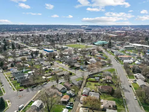 View/Area - 2015 E Nora Ave, Spokane, WA 99207 photo 3 of 4
