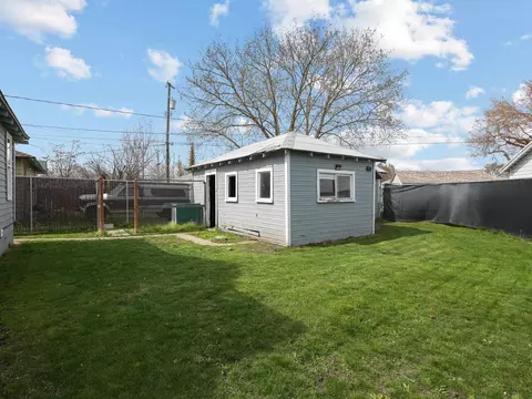 Exterior - 2015 E Nora Ave, Spokane, WA 99207 photo 5 of 6