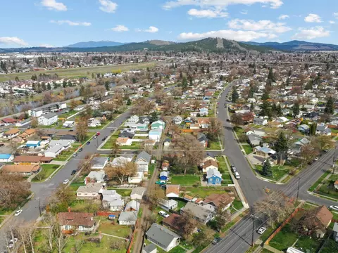 View/Area - 2015 E Nora Ave, Spokane, WA 99207 photo 4 of 4