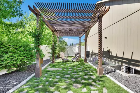 Exterior - 202 E Alexa Ct, Spokane, WA 99208 photo 4 of 7
