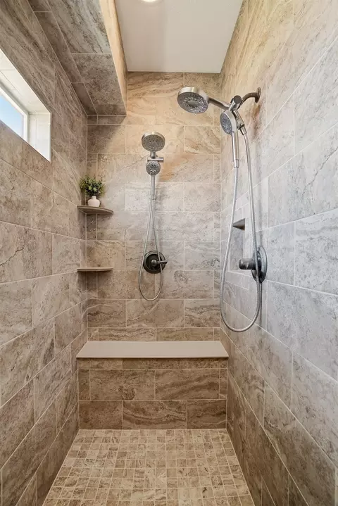 Bath - 202 E Alexa Ct, Spokane, WA 99208 photo 1 of 4