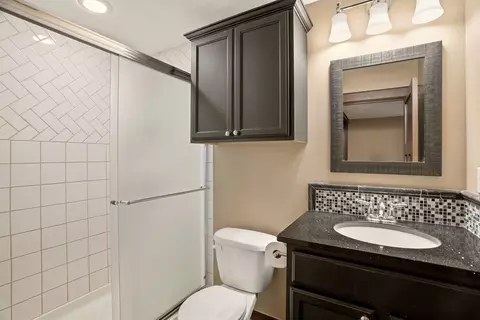 Bath - 202 E Alexa Ct, Spokane, WA 99208 photo 4 of 4