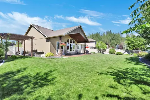 Exterior - 202 E Alexa Ct, Spokane, WA 99208 photo 6 of 7