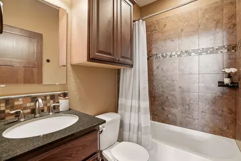Bath - 202 E Alexa Ct, Spokane, WA 99208 photo 3 of 4
