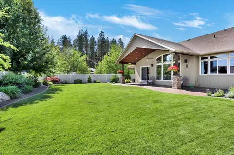 Exterior - 202 E Alexa Ct, Spokane, WA 99208 photo 5 of 7