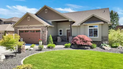 202 E Alexa Ct, Spokane, WA 99208