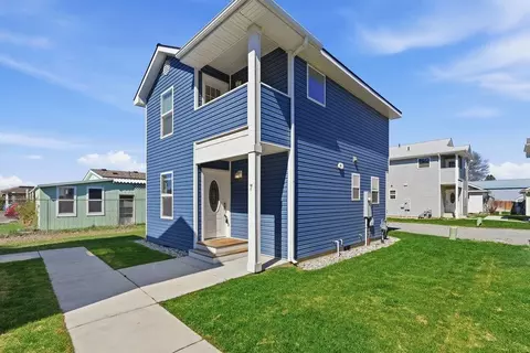 7125 N Crestline St #7, Spokane, WA 99217