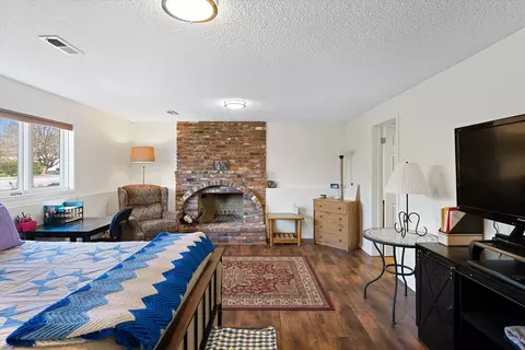 Bedroom - 4022 E Sumac Dr, Spokane, WA 99223 photo 3 of 3