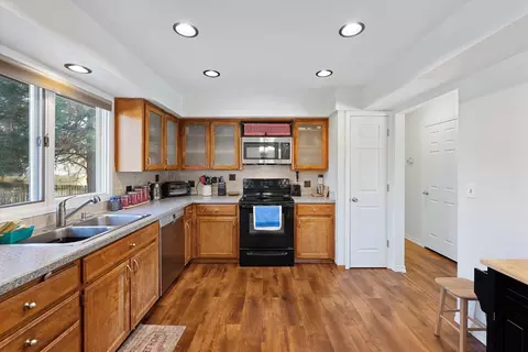 Kitchen - 4022 E Sumac Dr, Spokane, WA 99223 photo 3 of 3