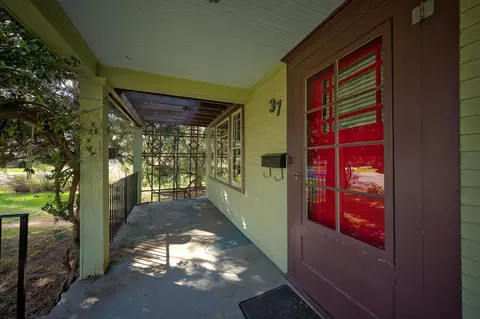 Exterior - 37 E 33rd Ave, Spokane, WA 99203 photo 3 of 8