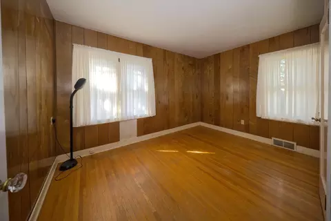 Bedroom - 37 E 33rd Ave, Spokane, WA 99203 photo 1 of 3