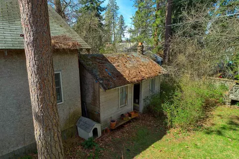 Exterior - 37 E 33rd Ave, Spokane, WA 99203 photo 7 of 8