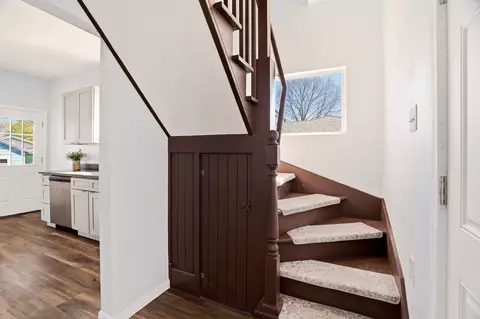 Entry Way - 1407 E Crown Ave, Spokane, WA 99207 photo 2 of 2