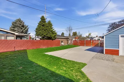 Exterior - 1407 E Crown Ave, Spokane, WA 99207 photo 4 of 14