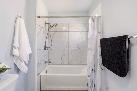Bath - 1407 E Crown Ave, Spokane, WA 99207 photo 2 of 2