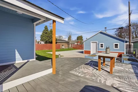 Exterior - 1407 E Crown Ave, Spokane, WA 99207 photo 11 of 14