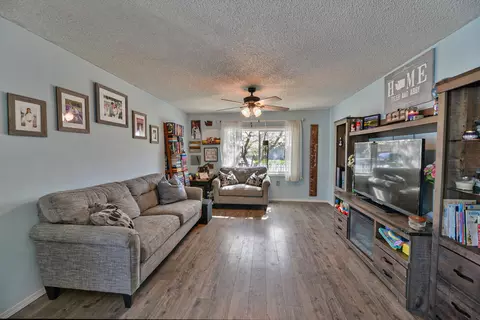 Living - 2623 Everett Ave, Spokane, WA 99217 photo 1 of 1
