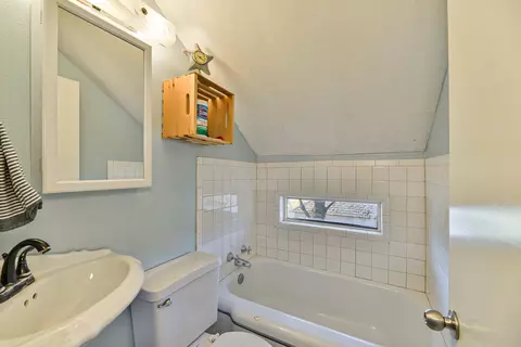 Bath - 2623 Everett Ave, Spokane, WA 99217 photo 2 of 2