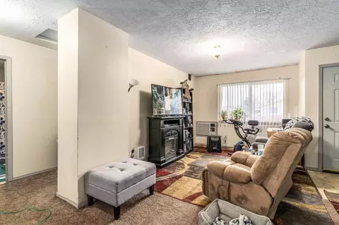 3024 N Hogan St, Spokane, WA 99207