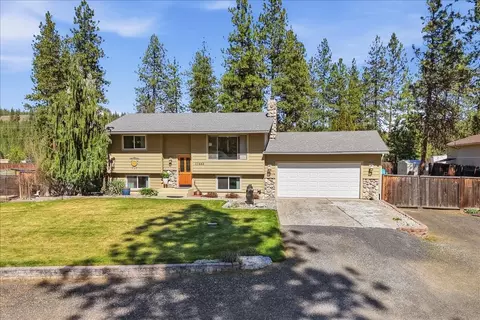 11462 W Tamarac Ln, Nine Mile Falls, WA 99026