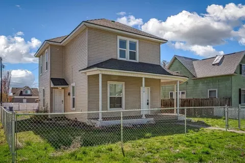 Exterior - 218 E Baldwin Ave, Spokane, WA 99207 photo 4 of 10