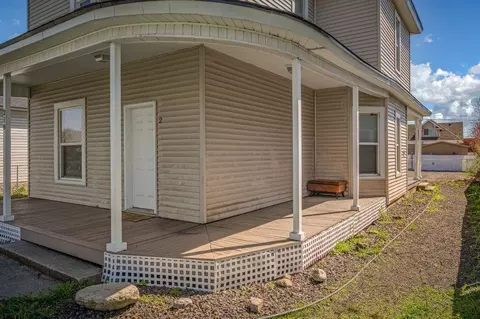 Exterior - 218 E Baldwin Ave, Spokane, WA 99207 photo 8 of 10