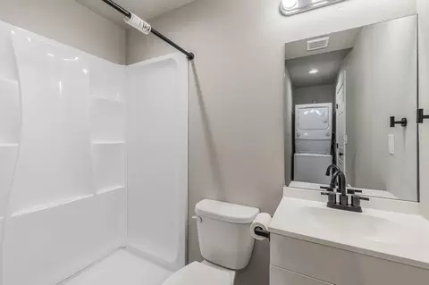 Bath - 218 E Baldwin Ave, Spokane, WA 99207 photo 2 of 3