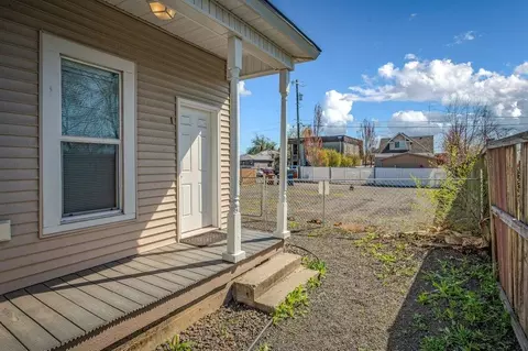 Exterior - 218 E Baldwin Ave, Spokane, WA 99207 photo 6 of 10