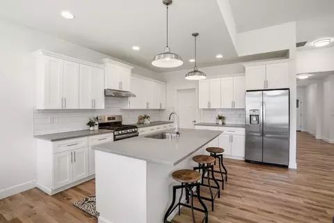 Kitchen - 1334 E Carriage Ct, Spokane, WA 99208 photo 5 of 5