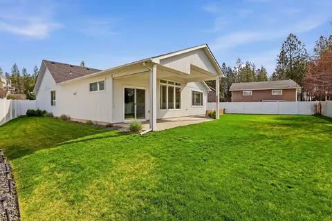 Exterior - 1334 E Carriage Ct, Spokane, WA 99208 photo 5 of 7
