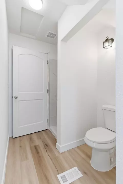 Bath - 1713 E 4th Ave, Spokane, WA 99202 photo 4 of 5