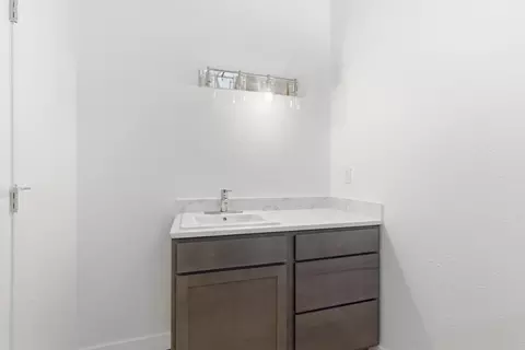 Bath - 1713 E 4th Ave, Spokane, WA 99202 photo 2 of 5