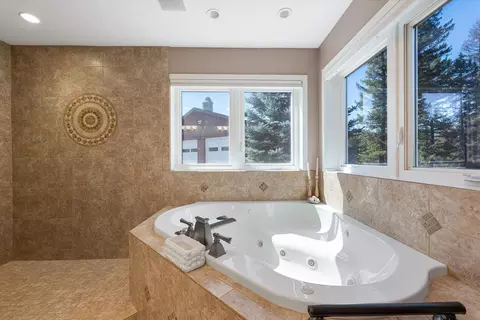 Bath - 41404 N Perry Rd, Deer Park, WA 99006 photo 4 of 8