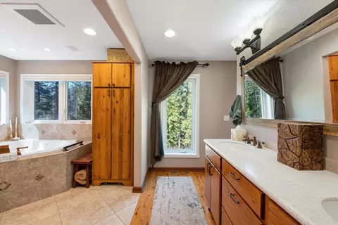 Bath - 41404 N Perry Rd, Deer Park, WA 99006 photo 3 of 8