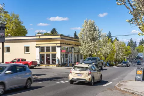 Exterior - 1017 E 14th Ave, Spokane, WA 99202 photo 16 of 17