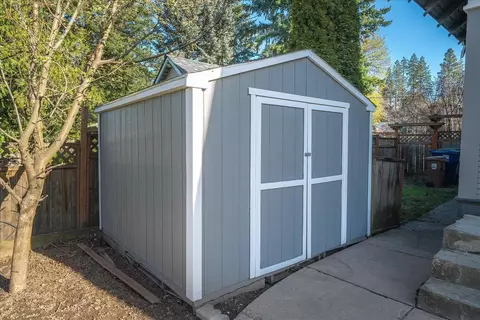 Exterior - 1017 E 14th Ave, Spokane, WA 99202 photo 13 of 17