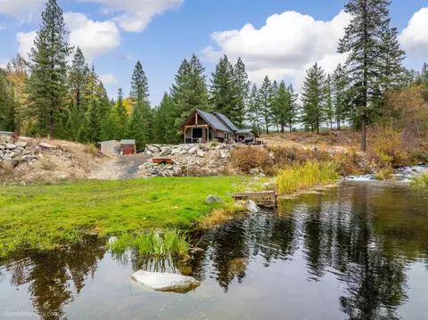 8 Camden Rd, Elk, WA 99009
