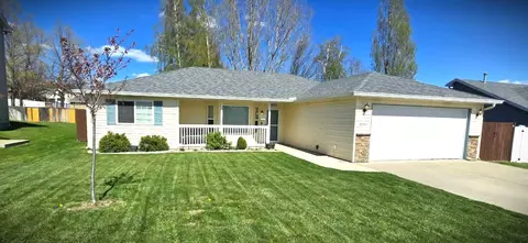 826 N Kelsea St, Medical Lake, WA 99022