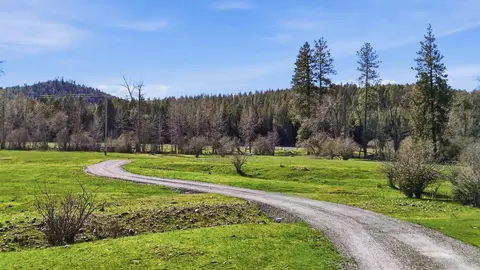 3564 Long Prairie Rd, Valley, WA 99181