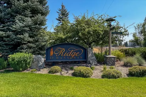 1818 E Sunburst Ln, Spokane, WA 99224