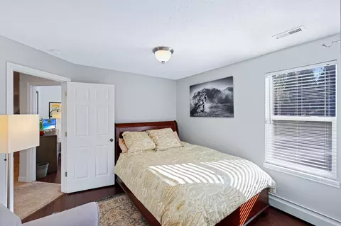 Bedroom - 4810 E 37th Ave, Spokane, WA 99223 photo 4 of 10