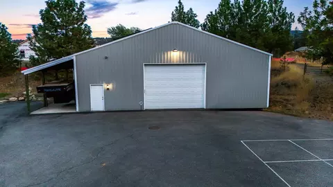 Exterior - 4810 E 37th Ave, Spokane, WA 99223 photo 13 of 17