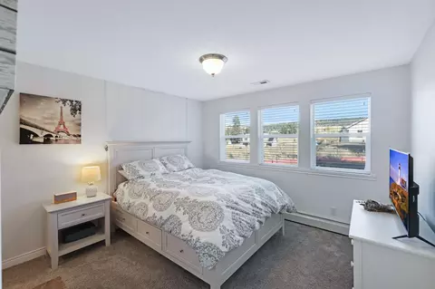 Bedroom - 4810 E 37th Ave, Spokane, WA 99223 photo 9 of 10