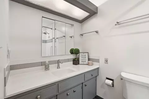 Bath - 11116 E 24th Ave, Spokane Valley, WA 99206 photo 1 of 5