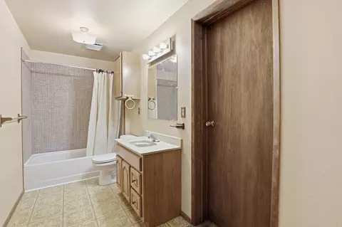 Bath - 11618 E 35th Ave, Spokane, WA 99206 photo 4 of 4